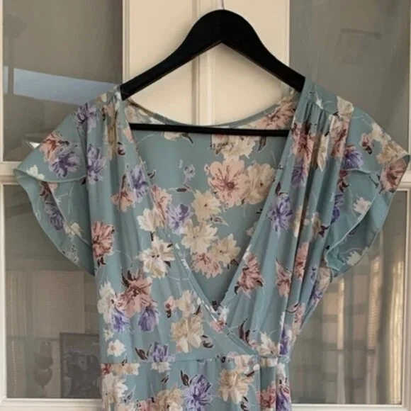 I Joah Flutter Sleeve V-Neck Wrap Dress - Picture 2 of 6